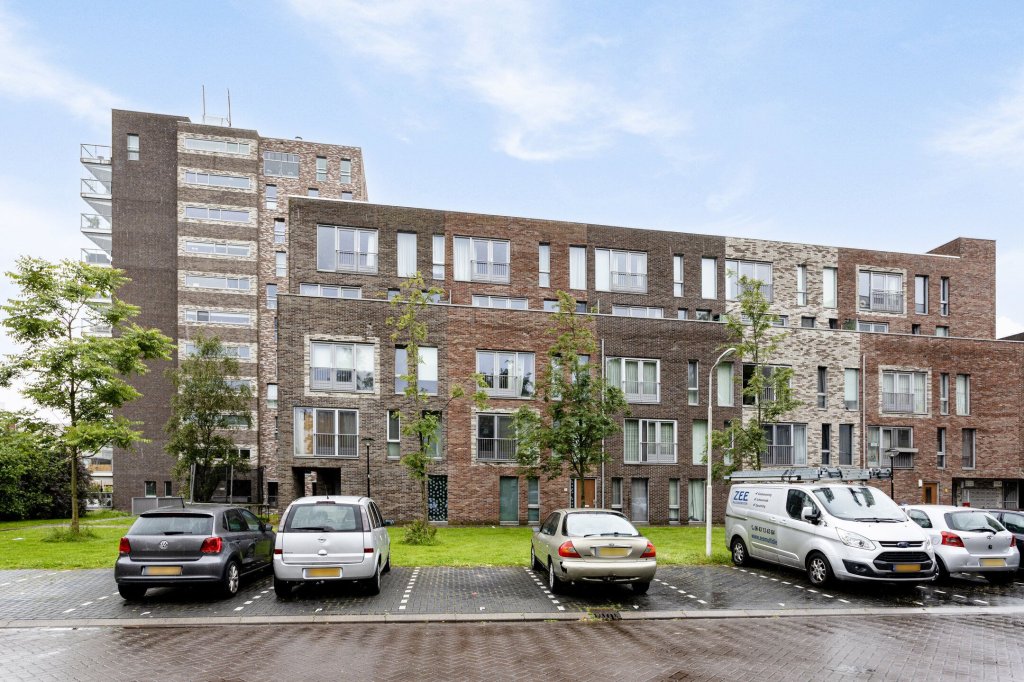 Appartement te huur in Zaandam aan Bermuda – 7 kamers, 213 m²