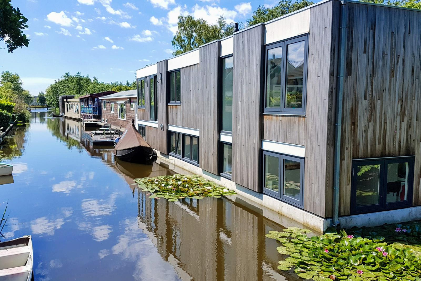 Huis te huur in Zaandam aan Westzijderveld 101-ROOD – 6 kamers, 150 m²