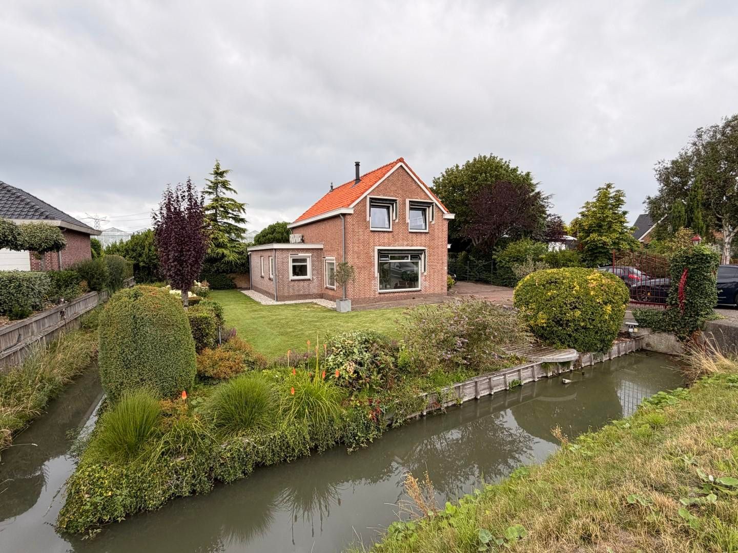 Huis te huur in Naaldwijk aan Hoge Noordweg 14 – 5 kamers, 216 m²