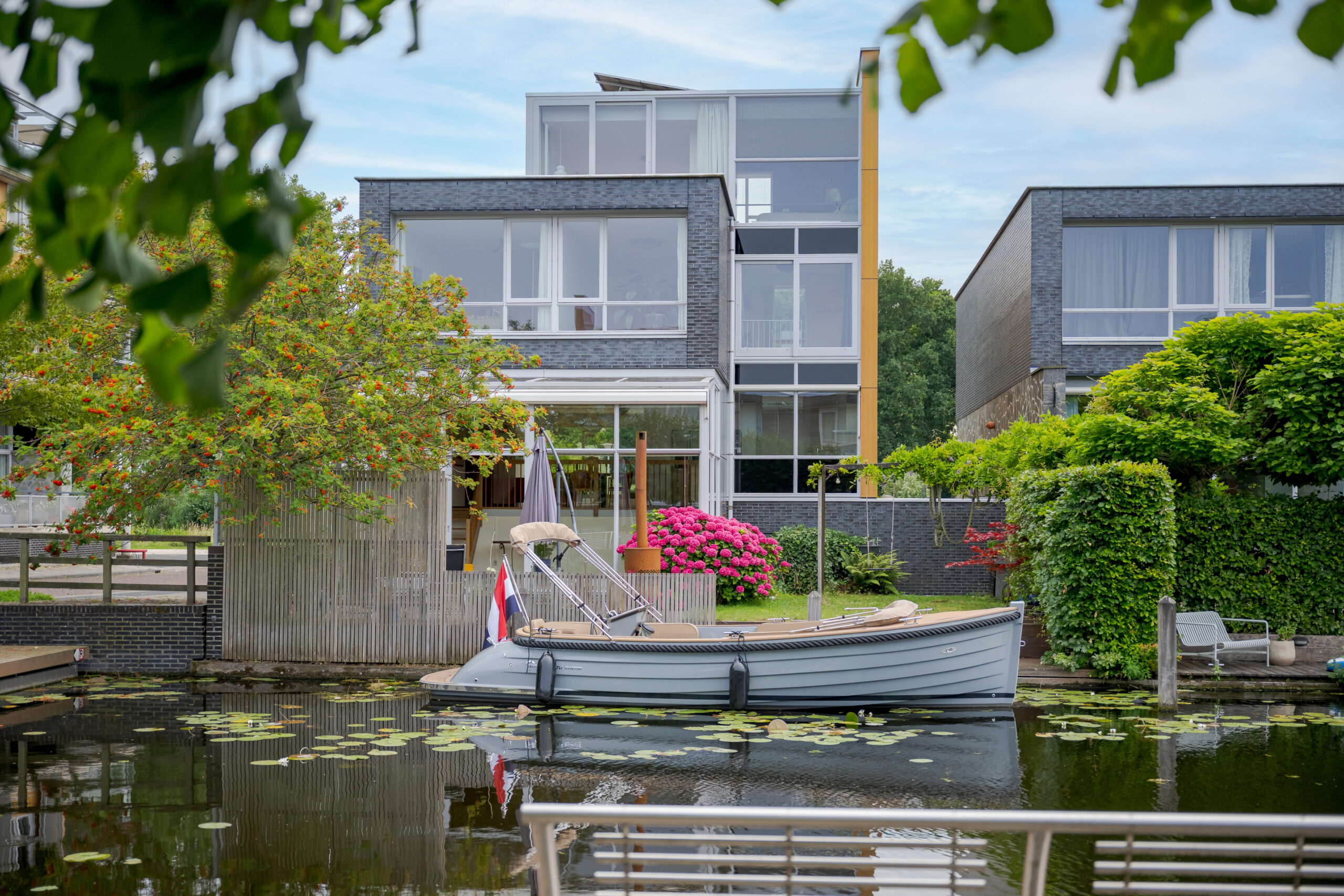 Huis te huur in Voorschoten aan Hofvliet 77 – 9 kamers, 335 m²