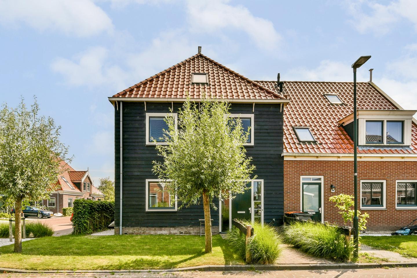 Huis te huur in Watergang aan Rietgorspad 1 – 5 kamers, 156 m²