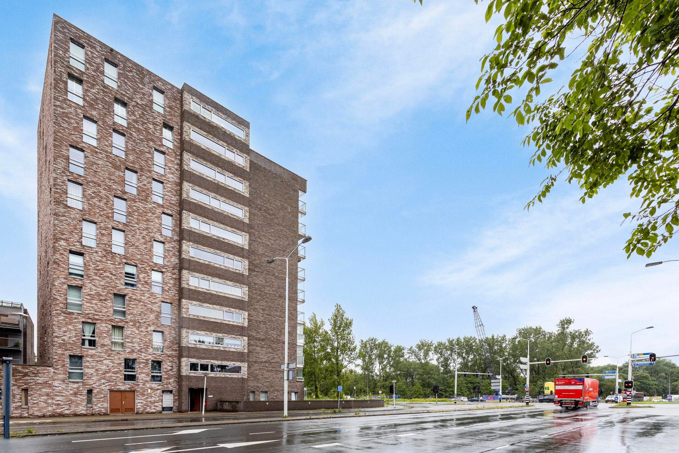 Appartement te huur in Zaandam aan Bermuda 110 – 2 kamers, 213 m²