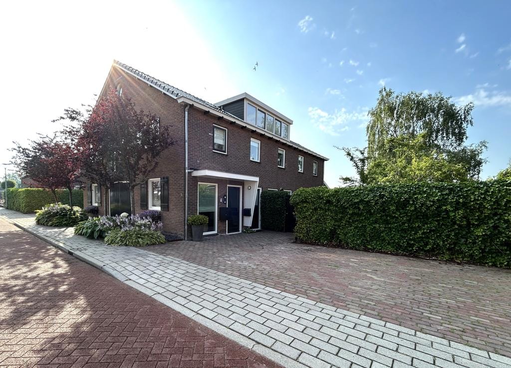 Appartement te huur in Wervershoof aan Bonstraat 3 – 6 kamers, 139 m²