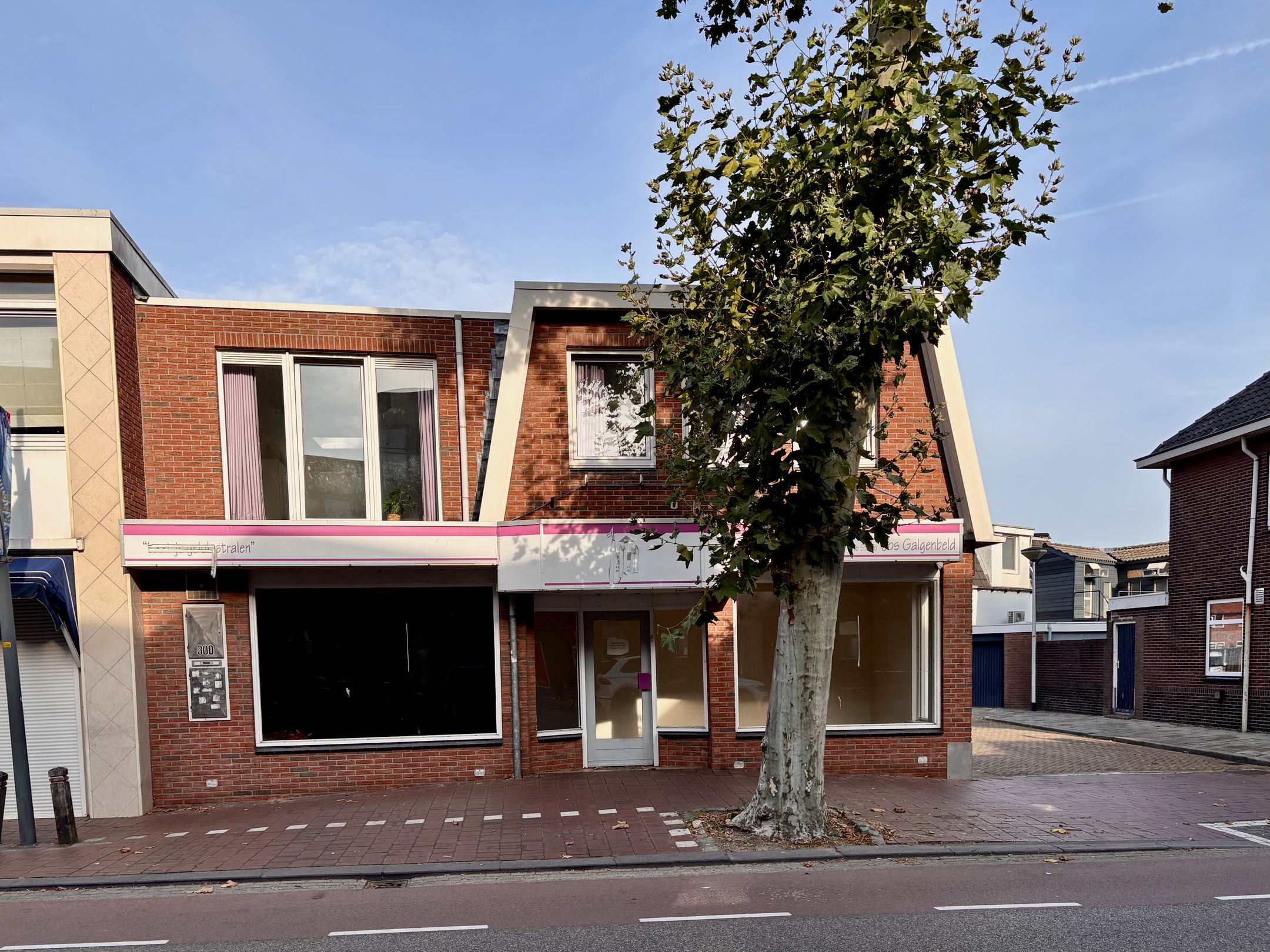 Huis te huur in Almelo aan Ootmarsumsestraat 300 – 4 kamers, 201 m²
