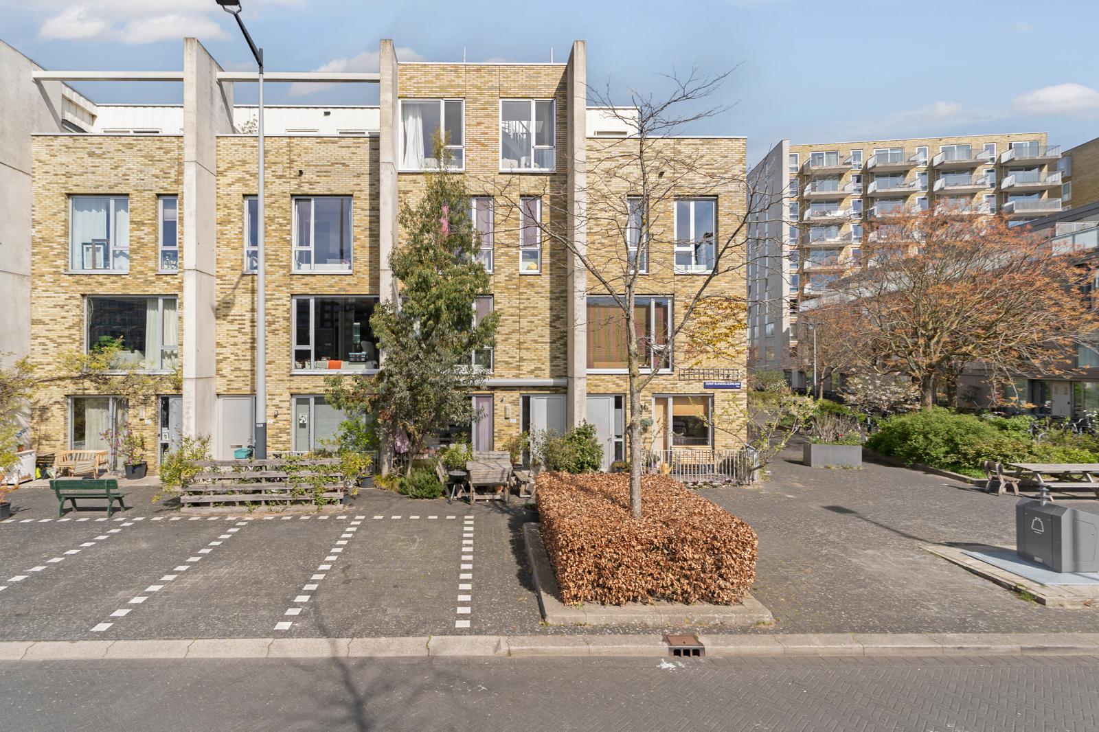 Huis te huur in Amsterdam aan Fanny Blankers-Koenlaan – 5 kamers, 134 m²