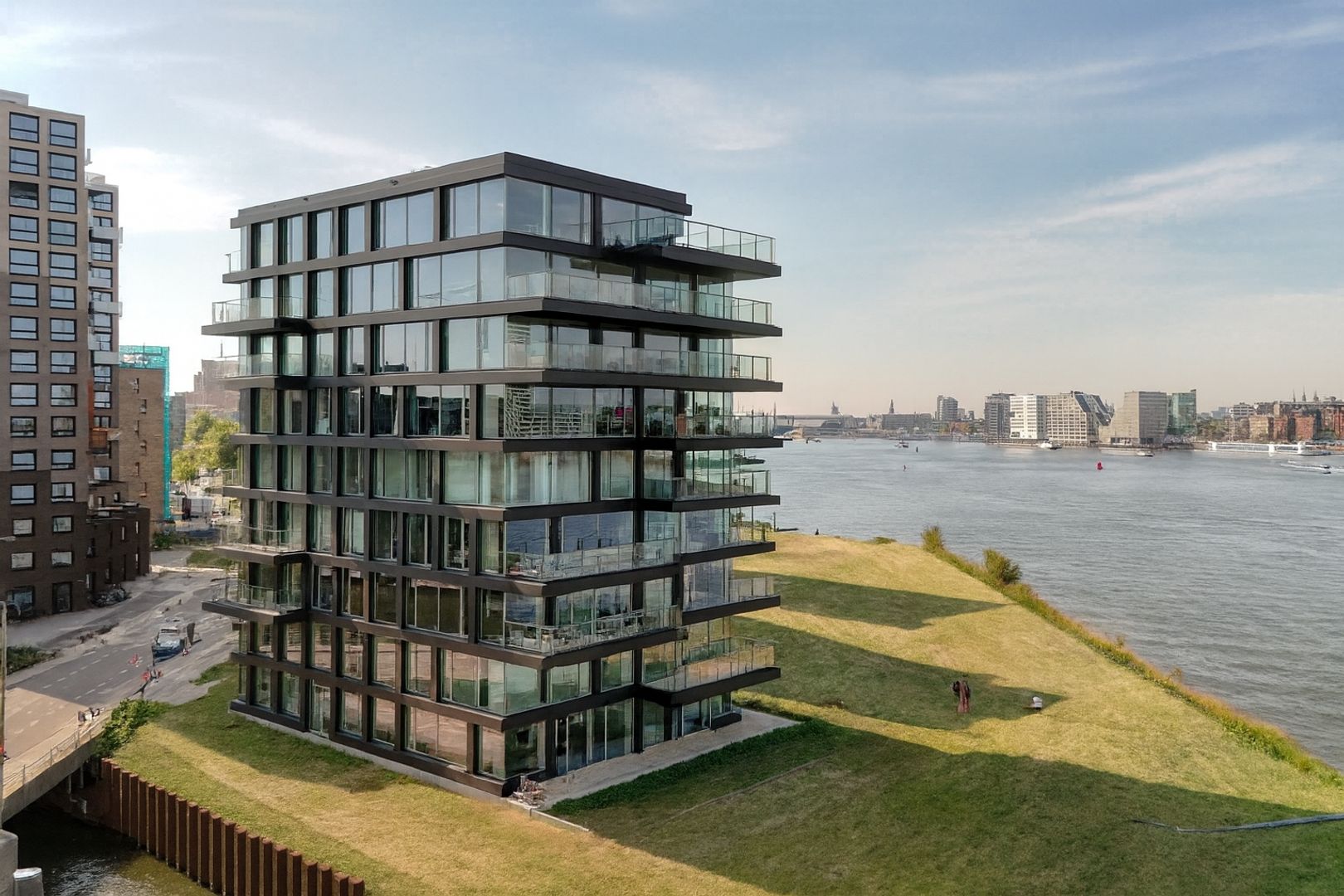 Appartement te huur in Amsterdam aan Grasweg 221 – 4 kamers, 180 m²