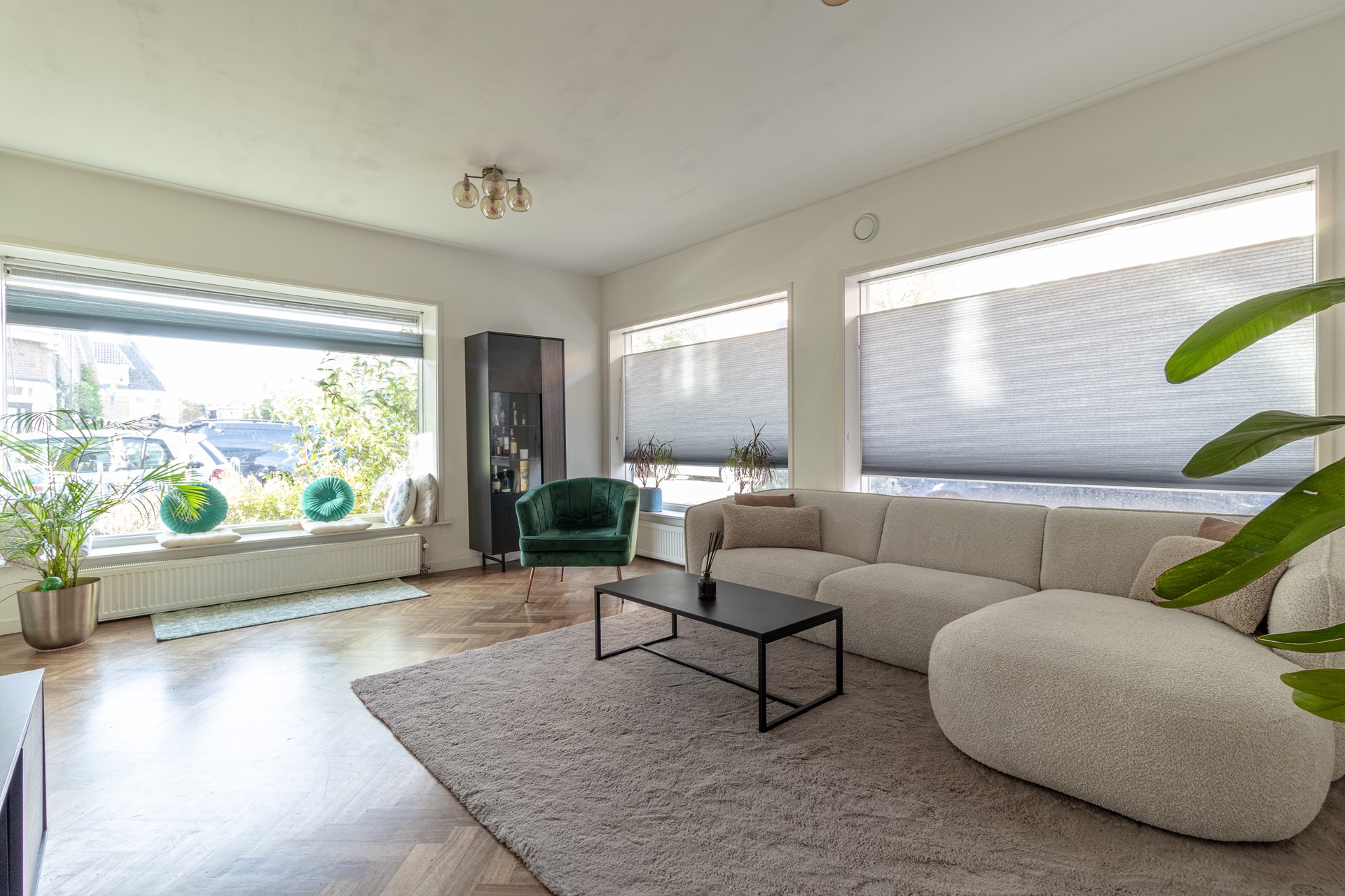 Appartement te huur in Amsterdam aan Helmholtzstraat 1 – 2 kamers, 95 m²