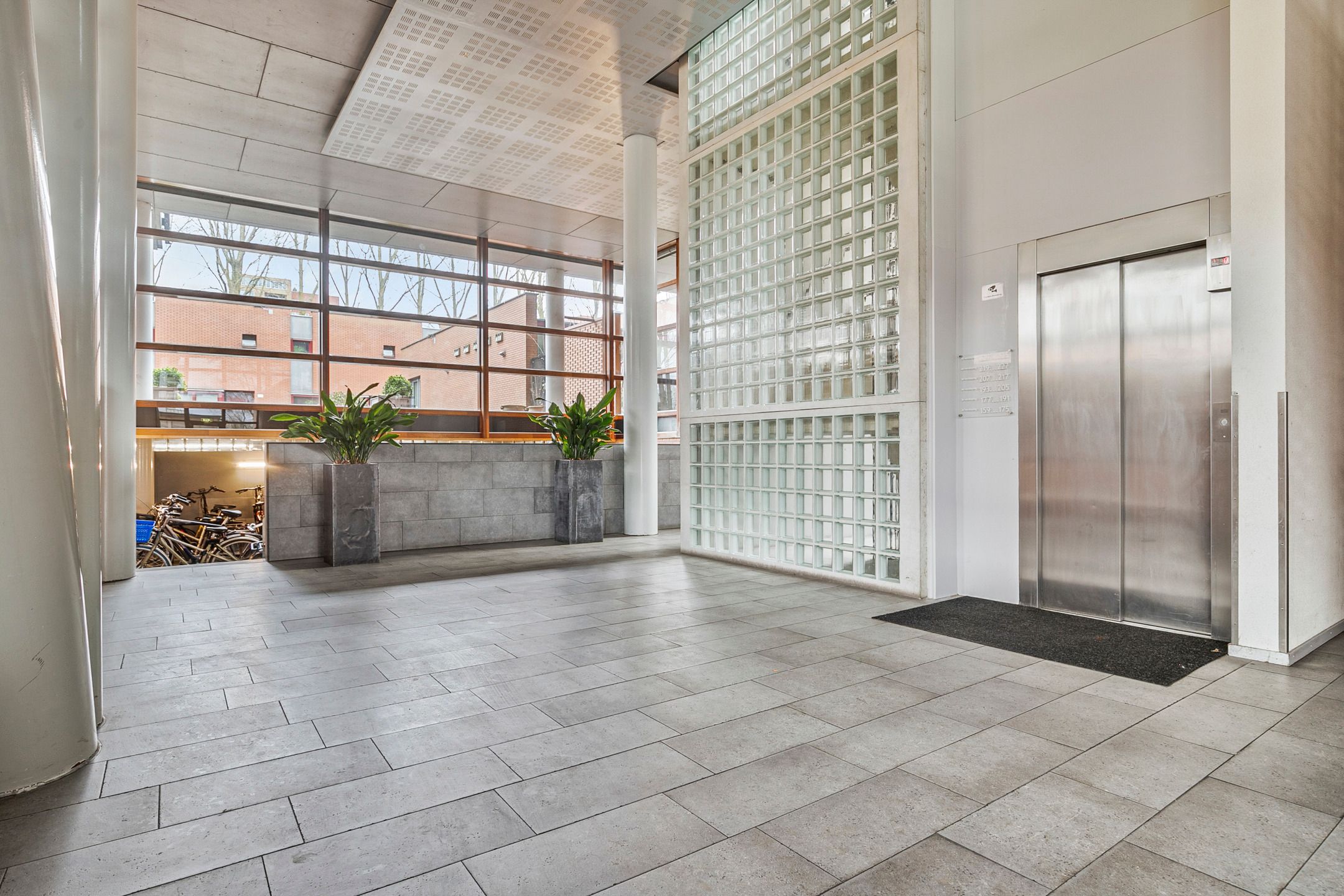 Appartement te huur in Amsterdam aan Jacques Veltmanstraat 215 – 3 kamers, 80 m² (foto 2)