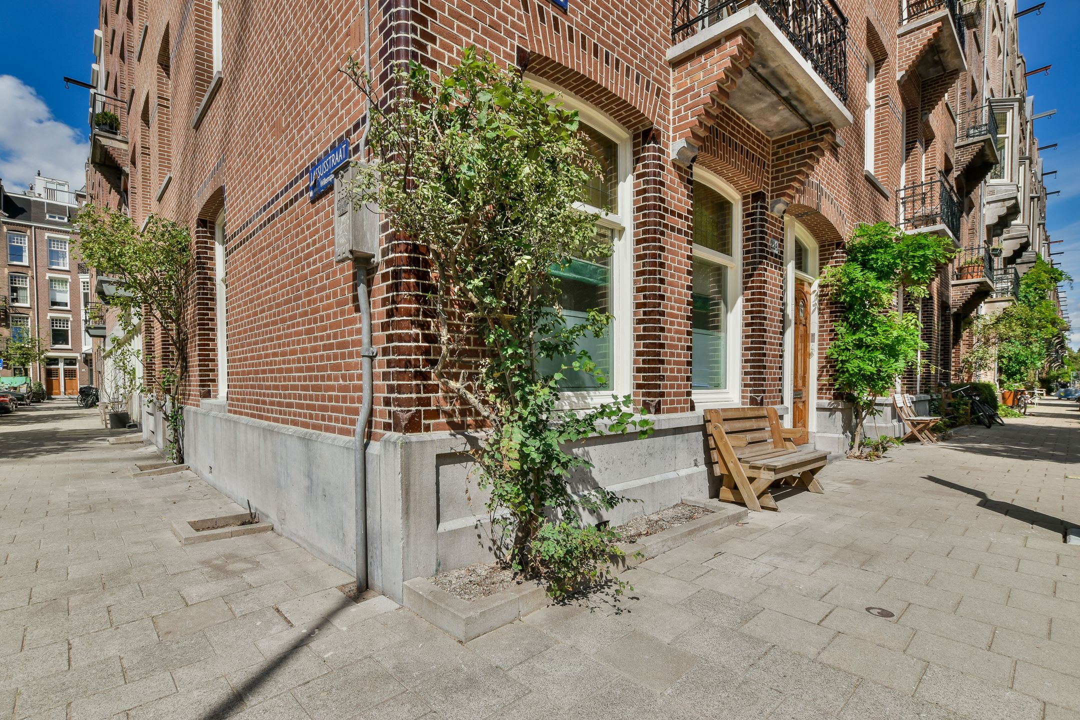 Appartement te huur in Amsterdam aan Johannes Verhulststraat 224-2 – 5 kamers, 138 m²