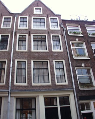 Studio te huur in Amsterdam aan Lange Leidsedwarsstraat – 1 kamers