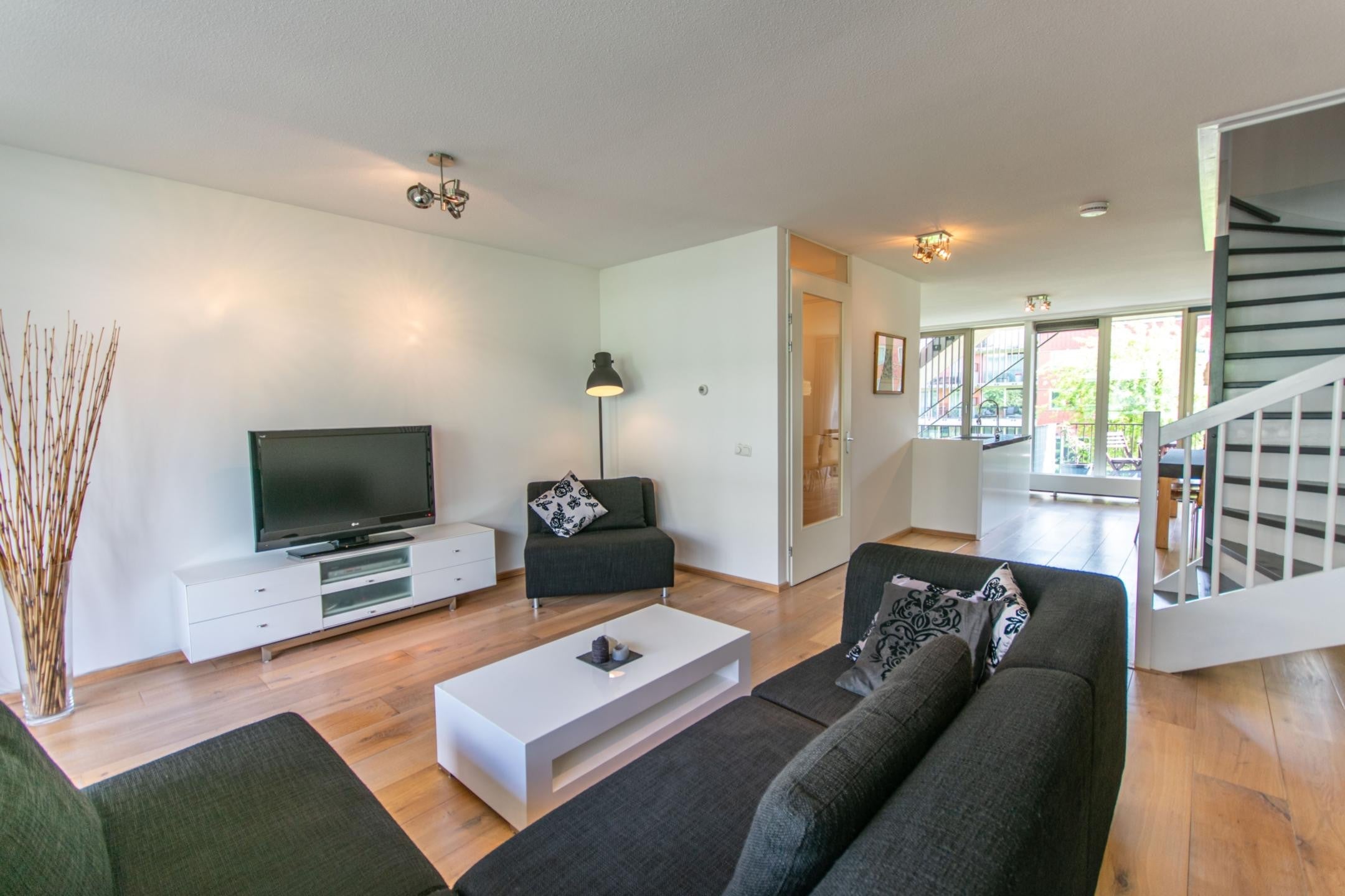 Appartement te huur in Amsterdam aan Loosduinenstraat – 4 kamers, 120 m²