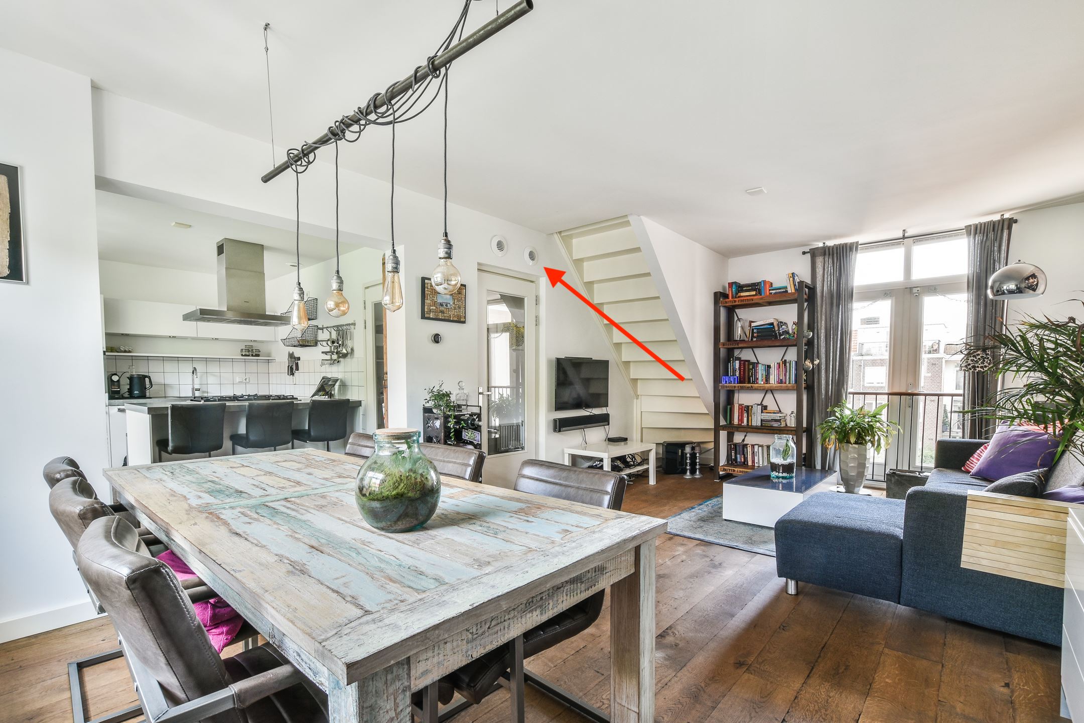 Appartement te huur in Amsterdam aan Nickeriestraat – 1 kamers, 100 m²