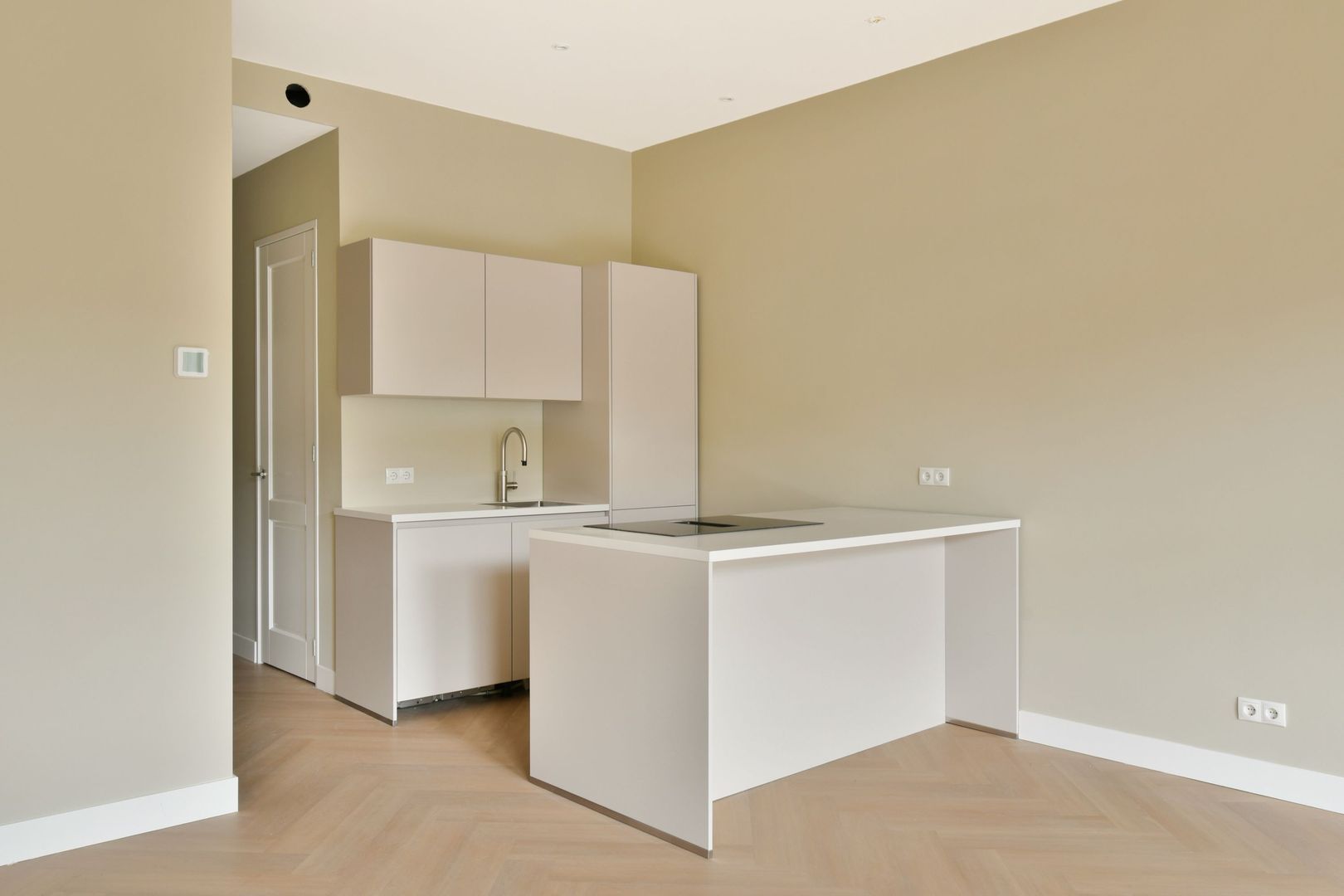 Appartement te huur in Amsterdam aan Nieuwezijds Voorburgwal 316-2 – 3 kamers, 60 m² (foto 2)