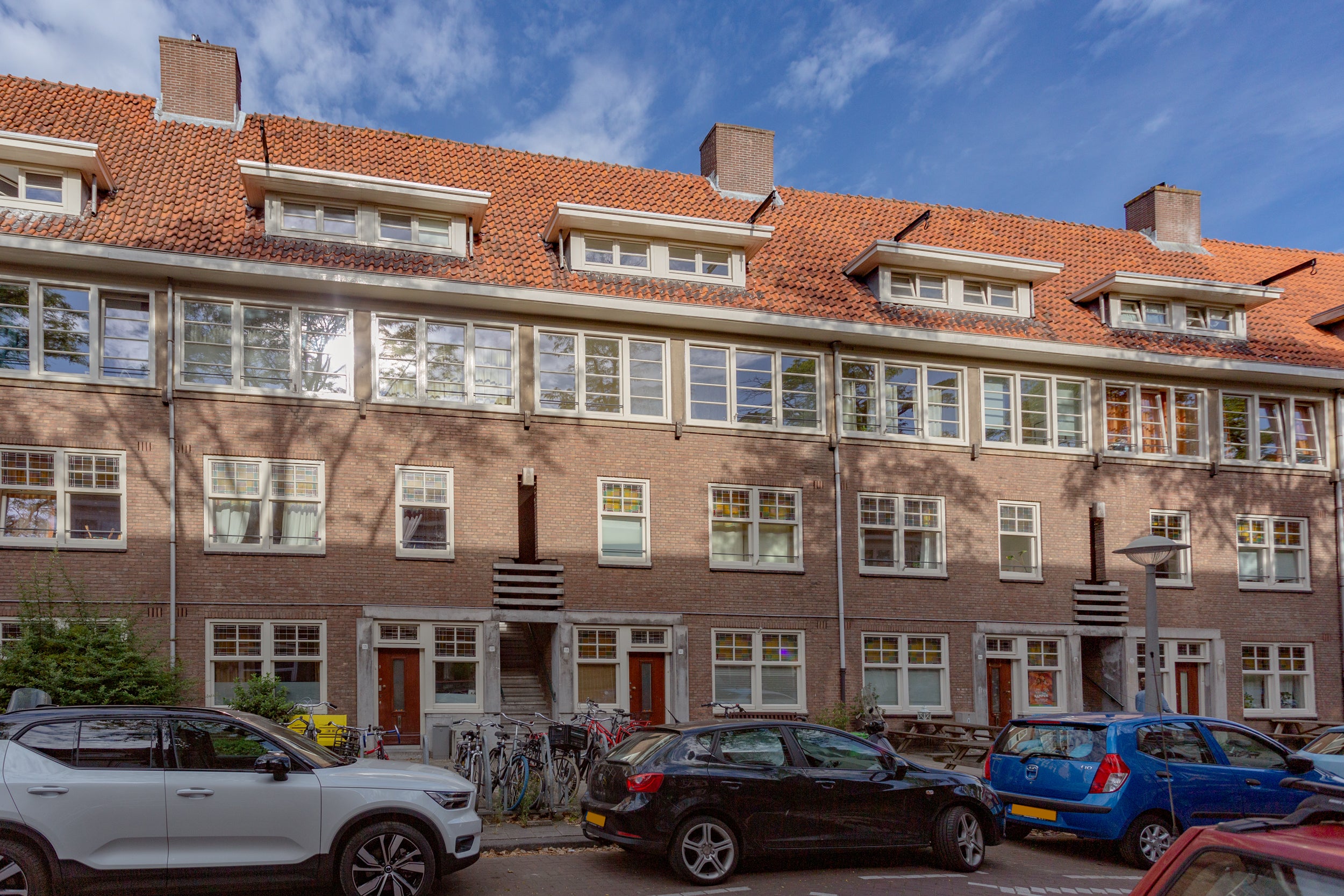 Appartement te huur in Amsterdam aan Paramaribostraat 137-1 – 6 kamers, 99 m²