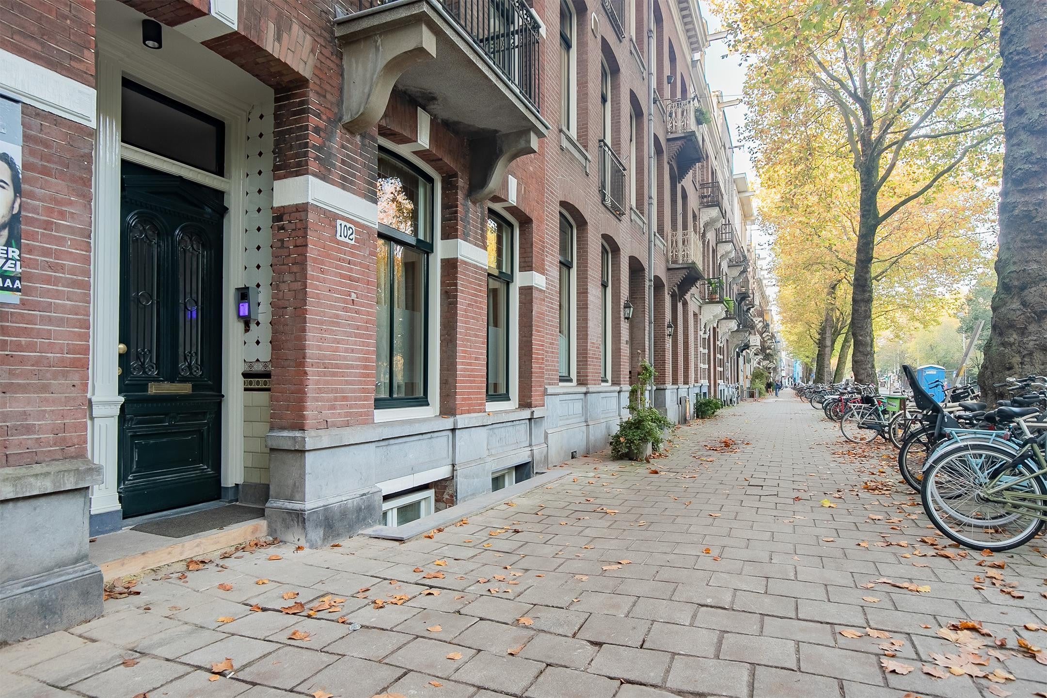Huis te huur in Amsterdam aan Sarphatipark – 4 kamers, 155 m²