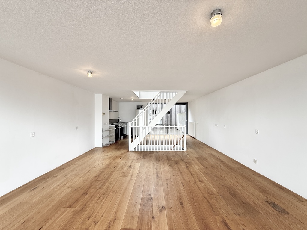 Huis te huur in Amsterdam aan Stuurmankade – 4 kamers, 145 m²