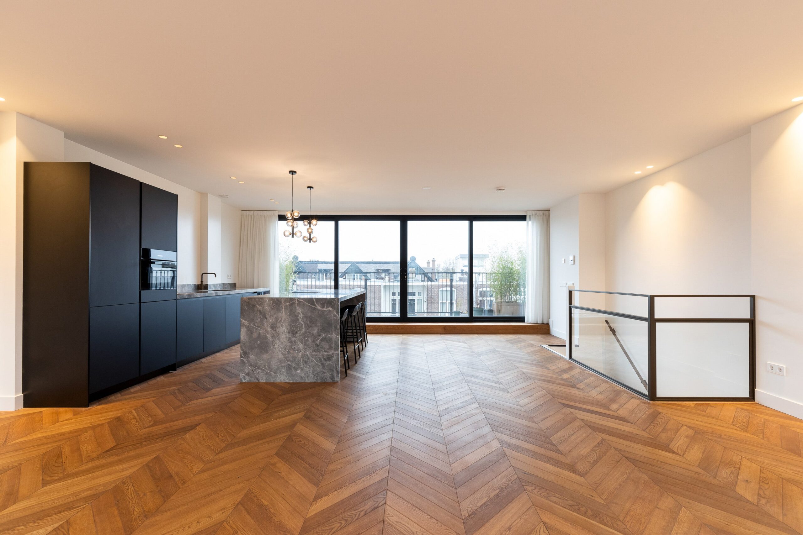 Appartement te huur in Amsterdam aan Valeriusstraat – 5 kamers, 143 m² (foto 2)