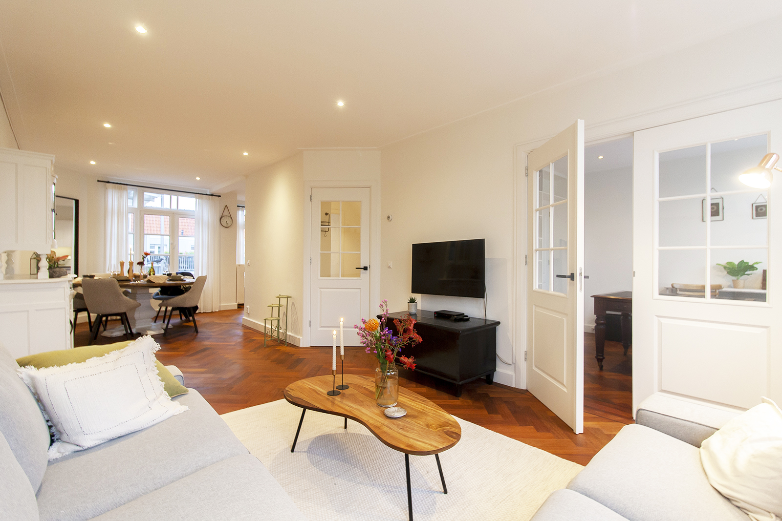 Appartement te huur in Amsterdam aan Van Tuyll van Serooskerkenweg 110-1 – 5 kamers, 130 m²