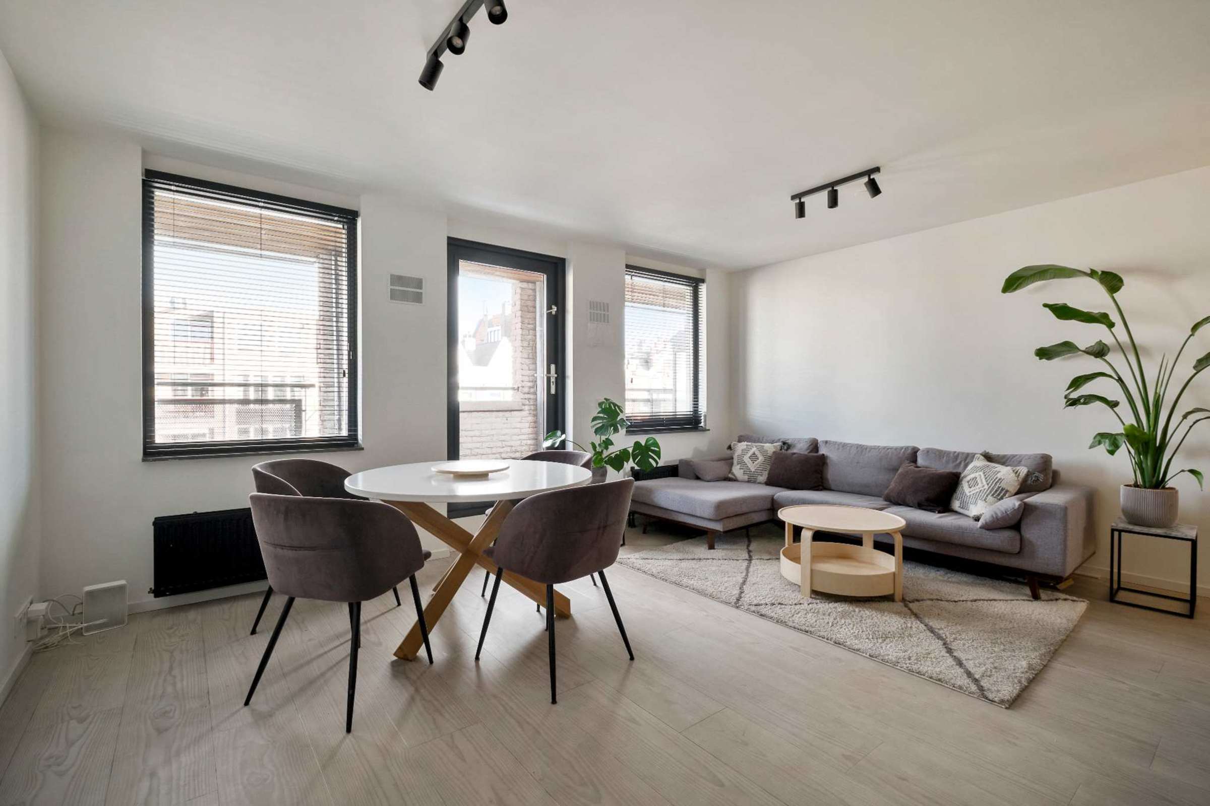Appartement te huur in Amsterdam aan Violettenstraat – 3 kamers, 90 m²