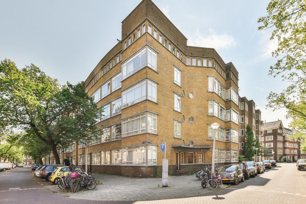 Appartement te huur in Amsterdam aan Watteaustraat 9-3 – 7 kamers, 189 m²