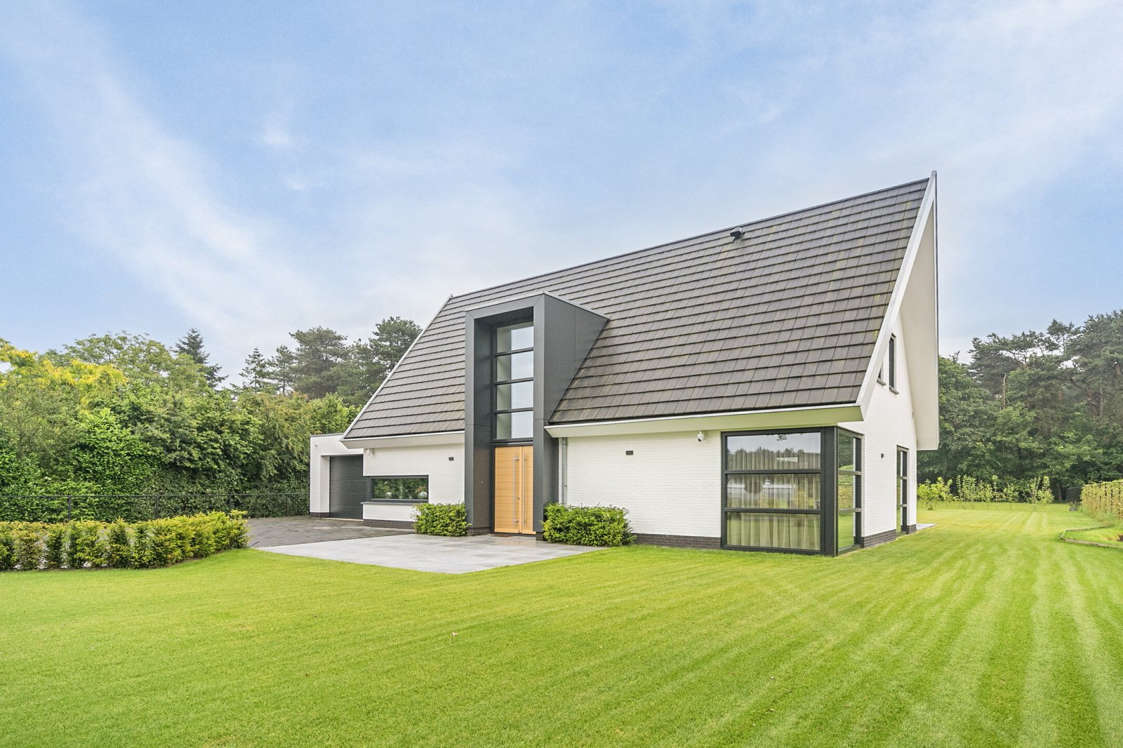 Huis te huur in Bergen op Zoom aan Heimolen – 5 kamers, 310 m²