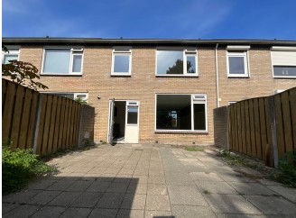 Tussenwoning te huur in Den Bommel aan Willem-Alexanderstraat 8 (foto 2)