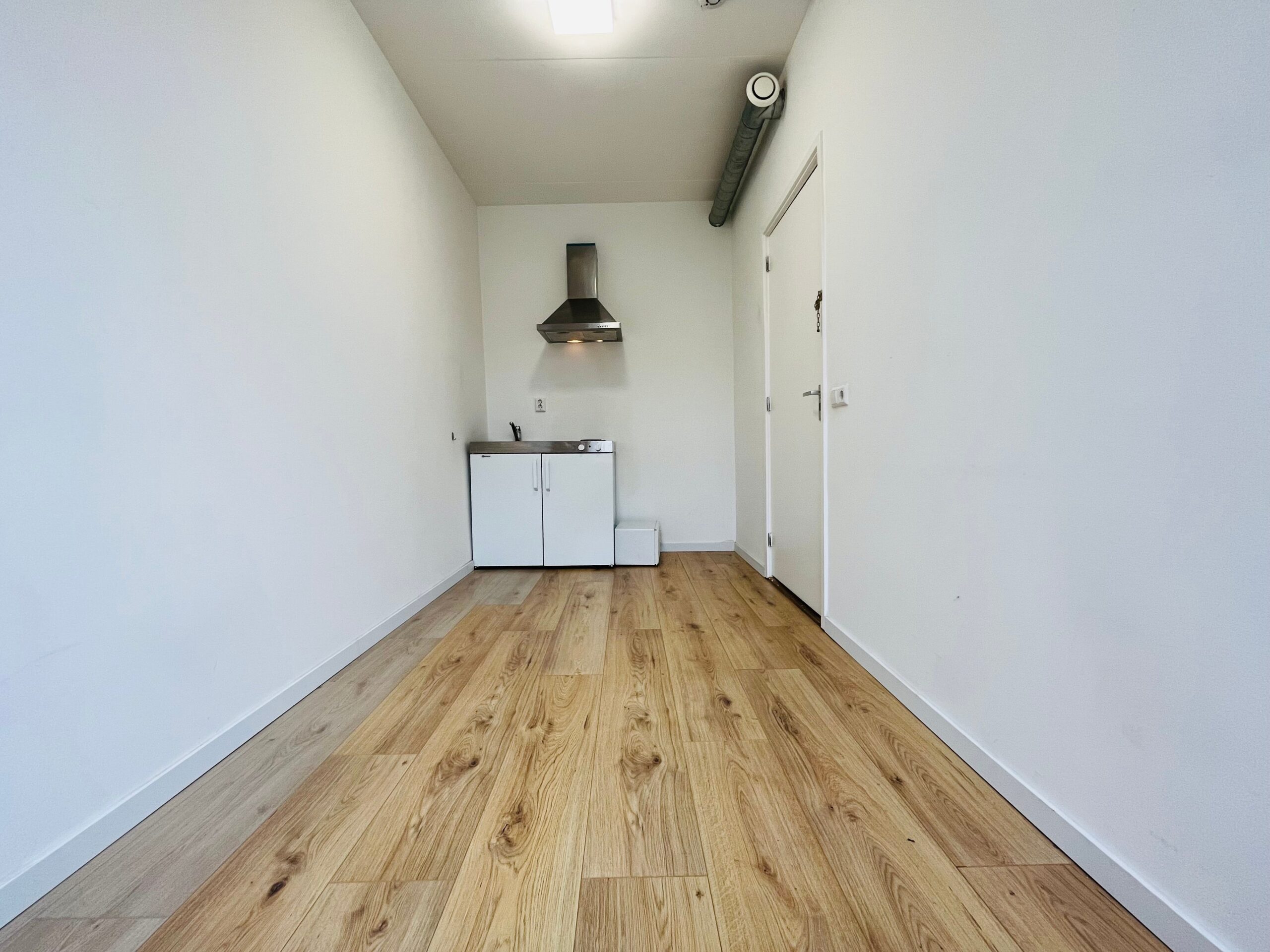 Kamer te huur in Den Haag aan Johannes Camphuijsstraat 202 – 1 kamers, 8 m²