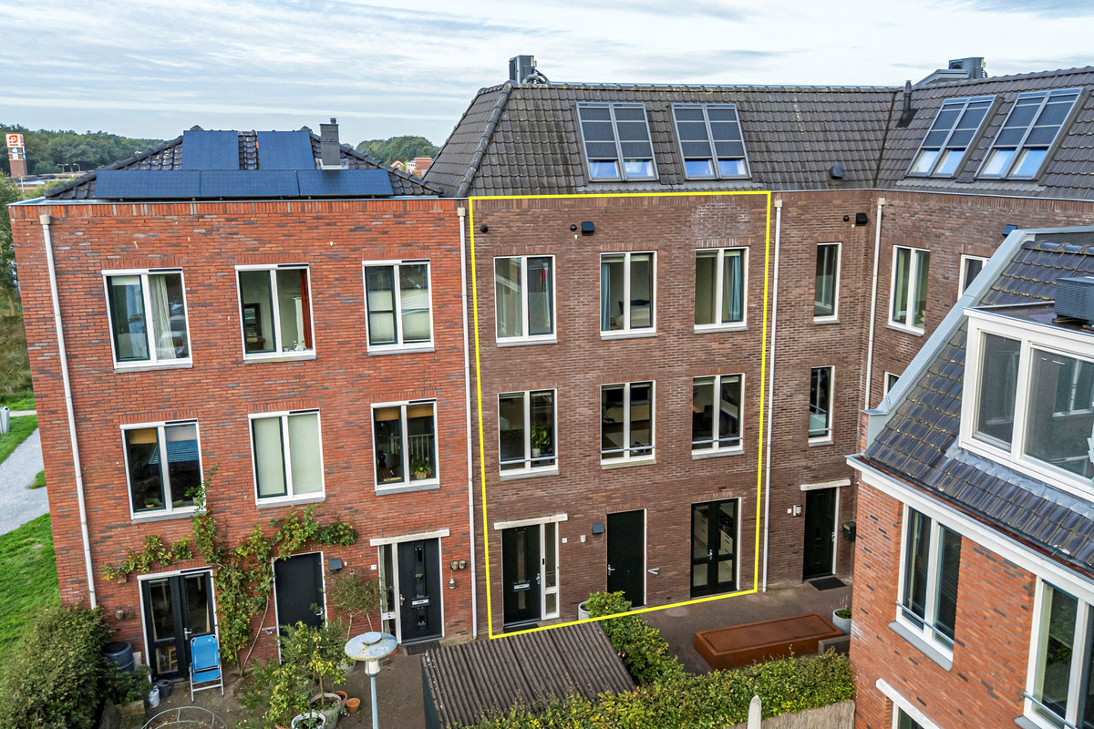 Huis te huur in Ede aan Het Carré 22 – 4 kamers, 120 m²