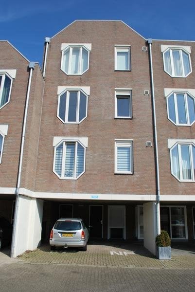Appartement te huur in Eindhoven aan Biarritzplein – 4 kamers, 76 m²