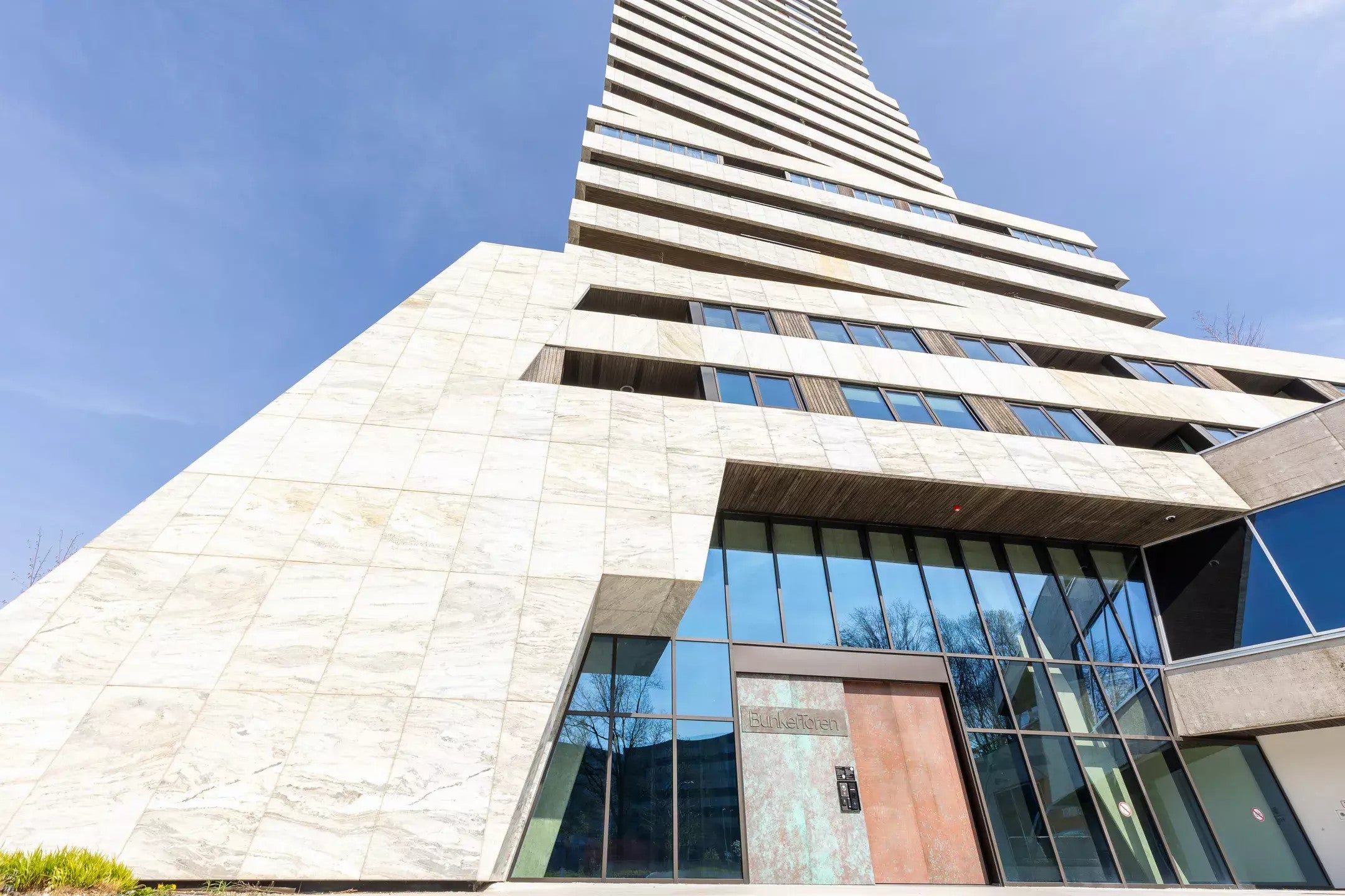 Appartement te huur in Eindhoven aan Vincent van den Heuvellaan – 3 kamers, 126 m² (foto 2)