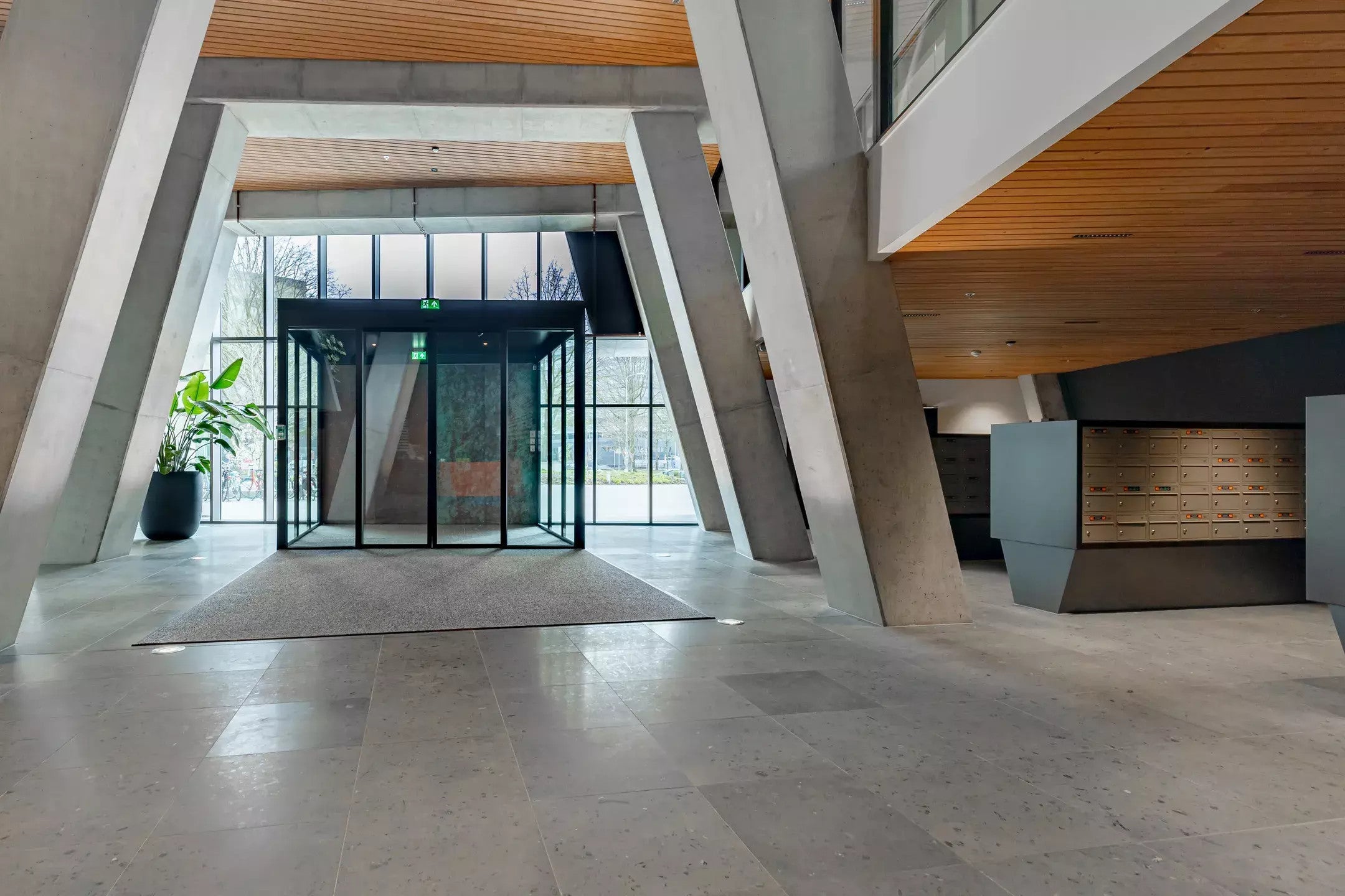 Appartement te huur in Eindhoven aan Vincent van den Heuvellaan – 3 kamers, 126 m² (foto 4)