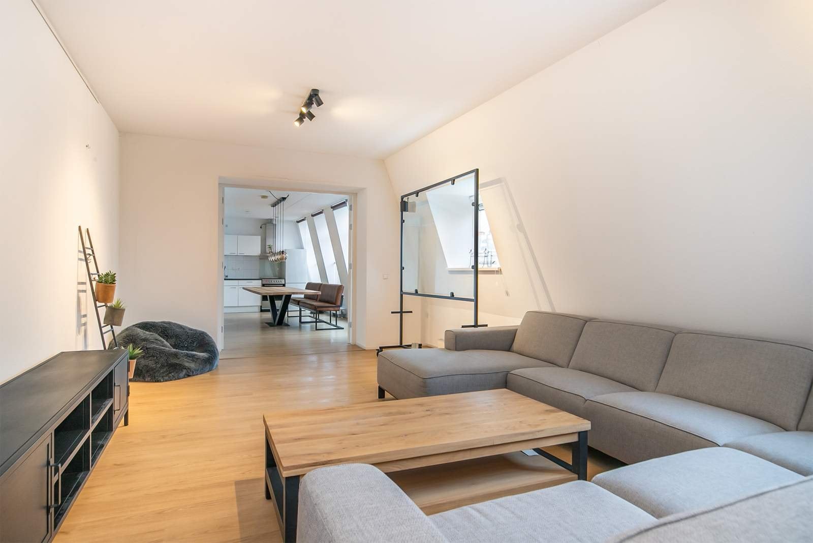 Appartement te huur in Haarlem aan Zuiderstraat 35H – 3 kamers, 77 m²