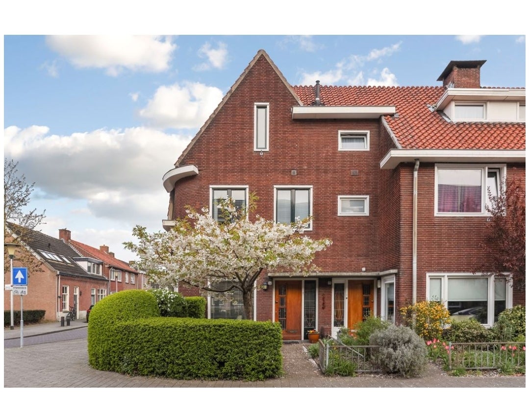 Huis te huur in Helmond aan Pastoor van Leeuwenstraat – 5 kamers, 117 m²