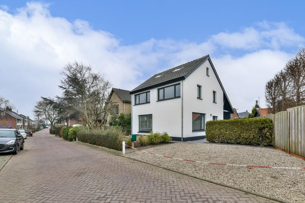 Huis te huur in Kaag aan Beatrixlaan – 5 kamers, 137 m²