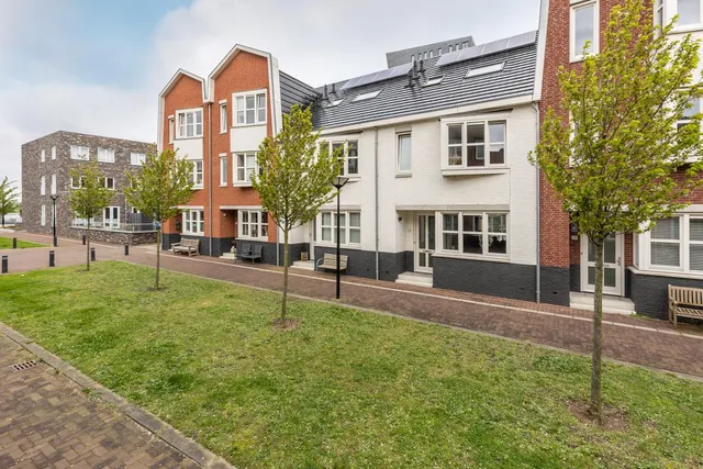 Huis te huur in Maassluis aan Furie 20 – 5 kamers, 137 m²