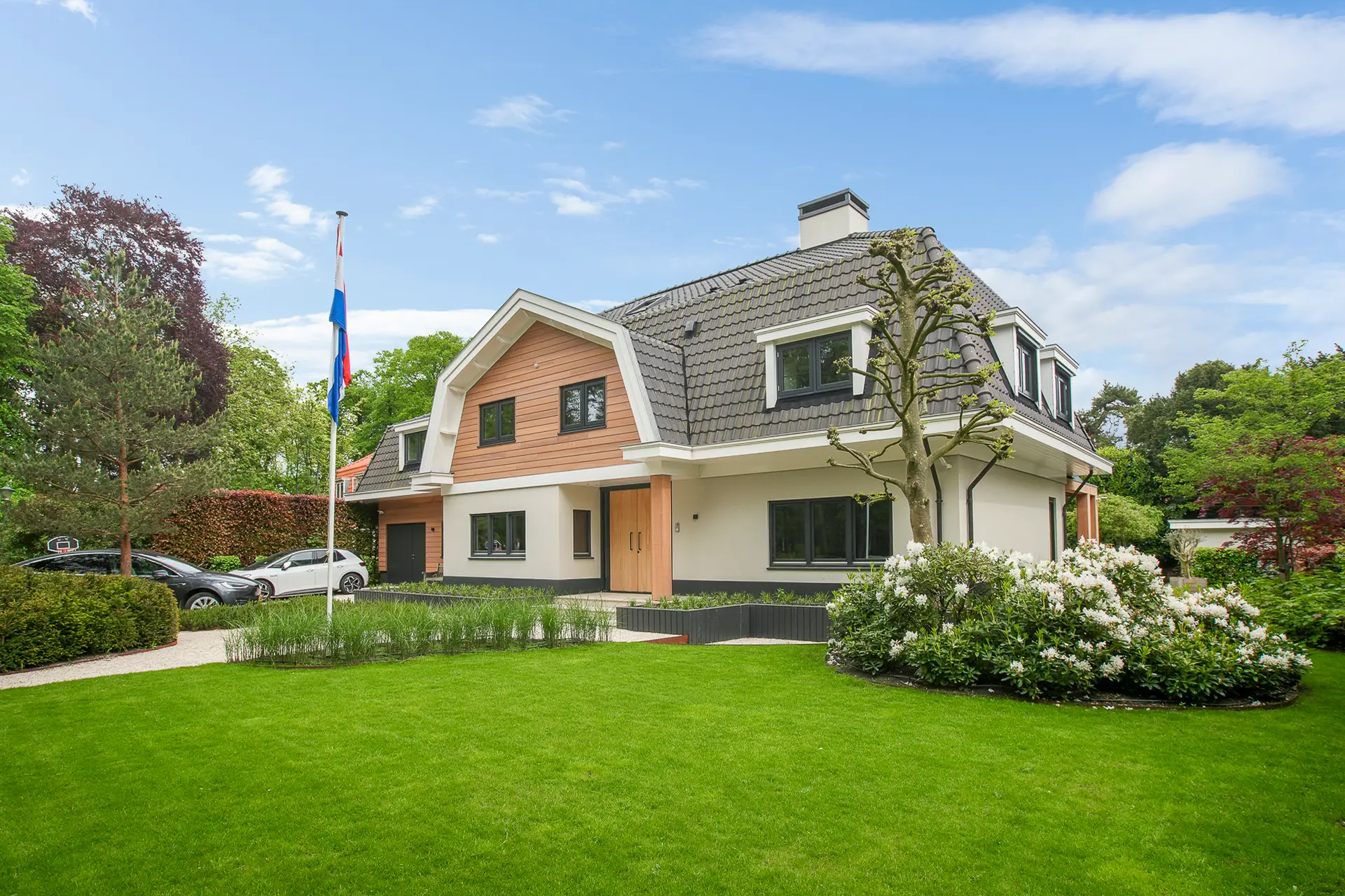 Huis te huur in Muiderberg aan Brink 10 – 12 kamers, 412 m²