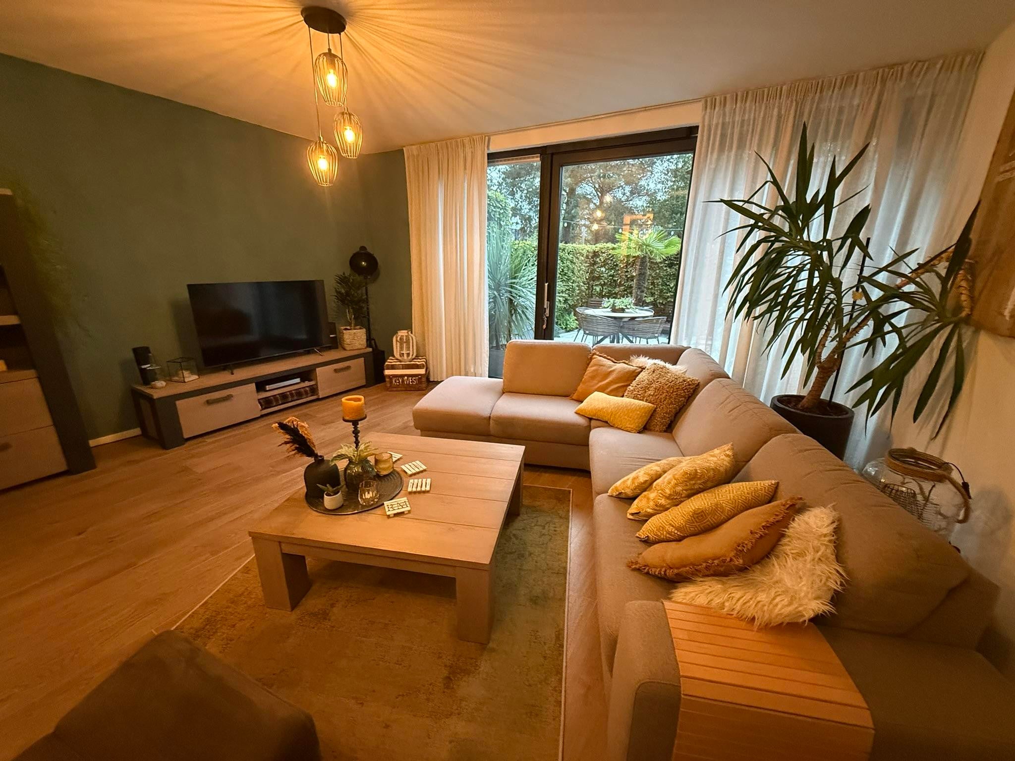 Huis te huur in Rotterdam aan Formenterastraat – 2 kamers, 100 m²