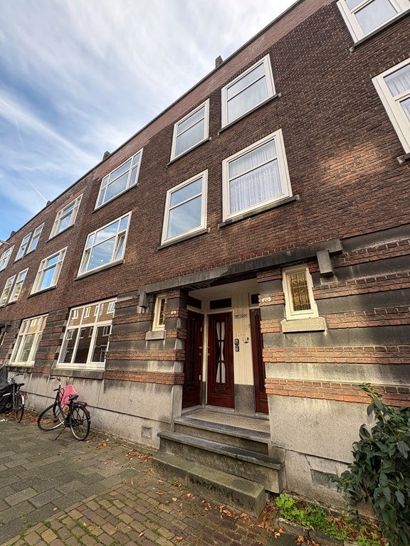 Appartement te huur in Rotterdam aan Groeninxstraat 18B-01 – 4 kamers, 74 m²