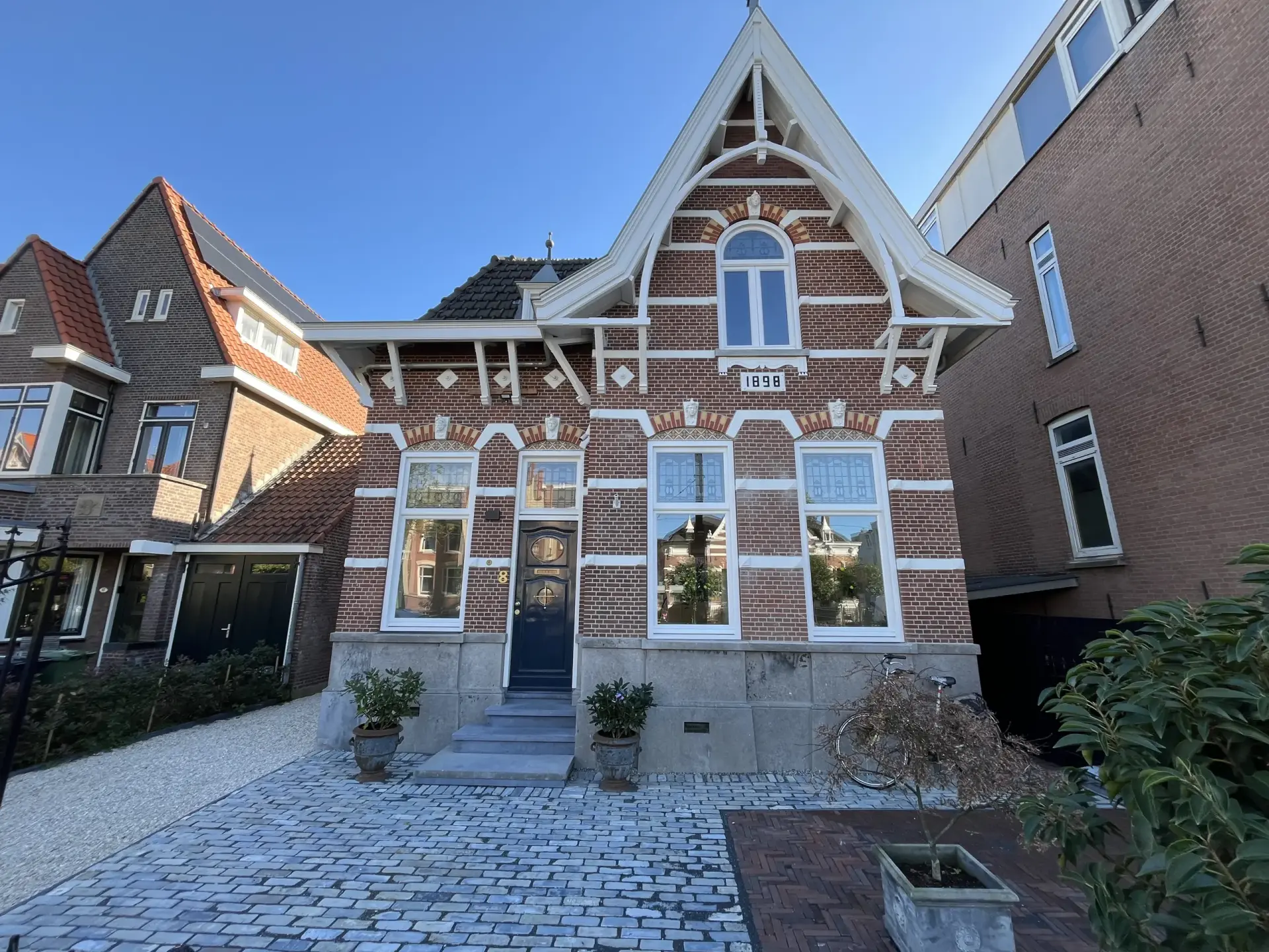 Huis te huur in Rotterdam aan Straatweg – 4 kamers, 208 m²