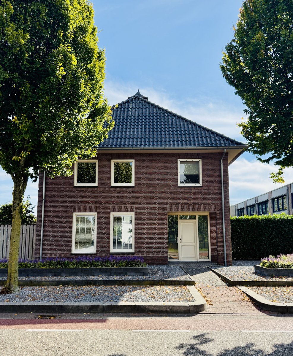 Huis te huur in Sint-Oedenrode aan Industrieweg – 4 kamers, 259 m²